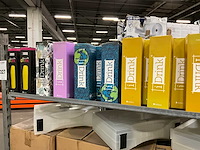 Partij idrink bekers en kunststof opbergbakken - afbeelding 3 van  9