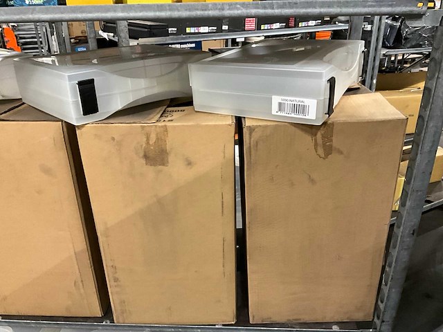 Partij idrink bekers en kunststof opbergbakken - afbeelding 4 van  9