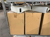 Partij idrink bekers en kunststof opbergbakken - afbeelding 5 van  9