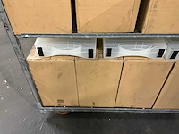 Partij idrink bekers en kunststof opbergbakken - afbeelding 6 van  9