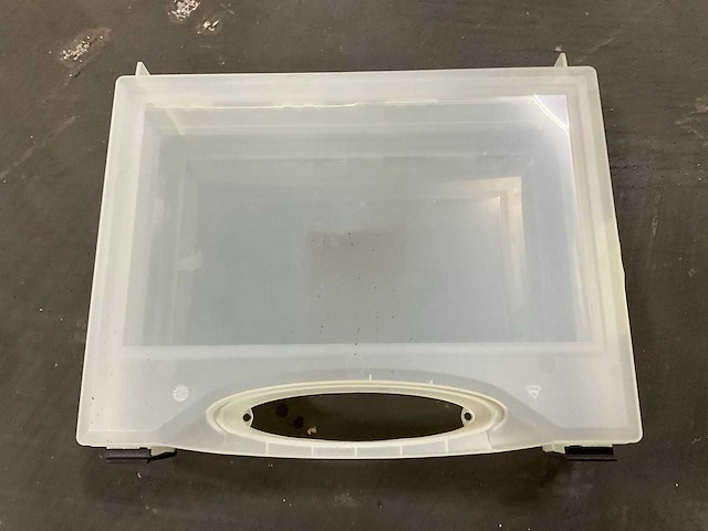 Partij idrink bekers en kunststof opbergbakken - afbeelding 8 van  9