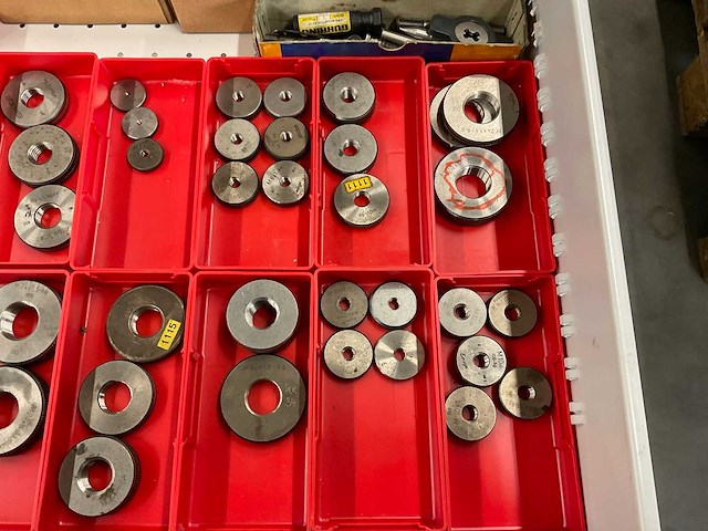 Partij ijkringen , raadkalibers en snijgereedschap - afbeelding 1 van  4