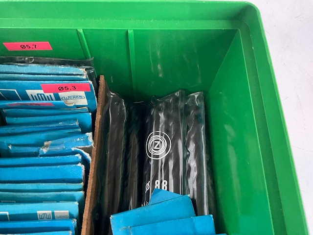 Partij ijzer boren - afbeelding 3 van  5