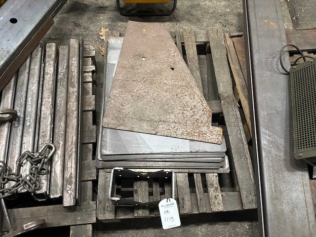 Partij ijzer en zelf half fabricaat voorraad - afbeelding 3 van  4