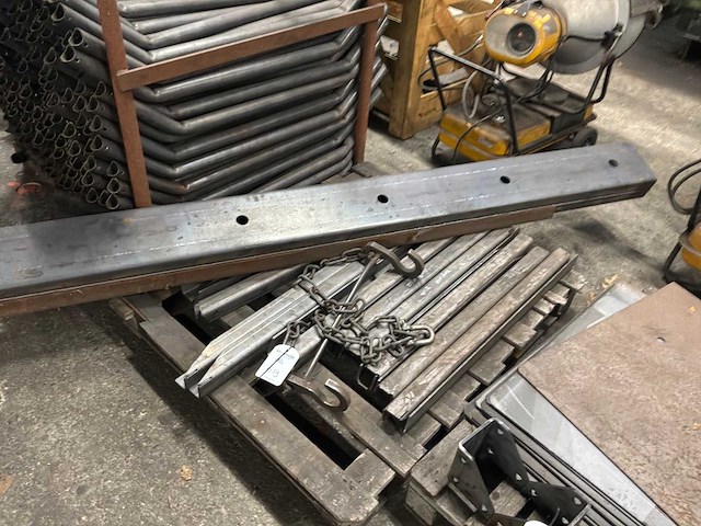 Partij ijzer en zelf half fabricaat voorraad - afbeelding 4 van  4