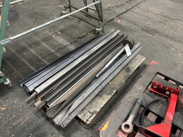 Partij ijzer voorraad - afbeelding 2 van  9