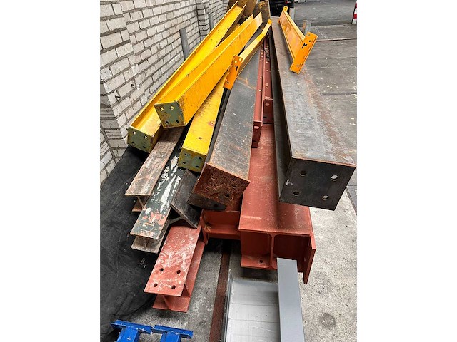 Partij ijzeren balken - afbeelding 2 van  3