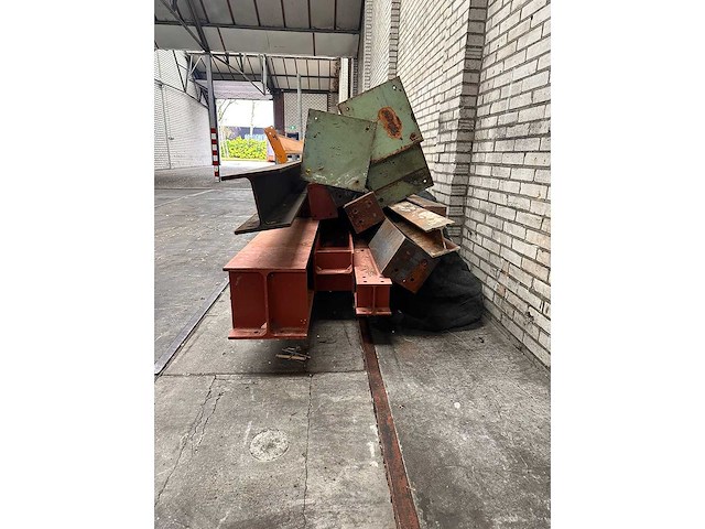 Partij ijzeren balken - afbeelding 3 van  3