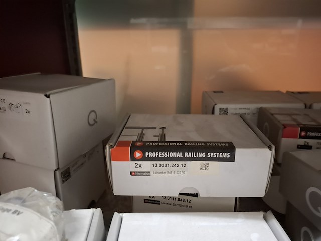 Partij ijzerwaar en bevestigingsmateriaal - afbeelding 17 van  44