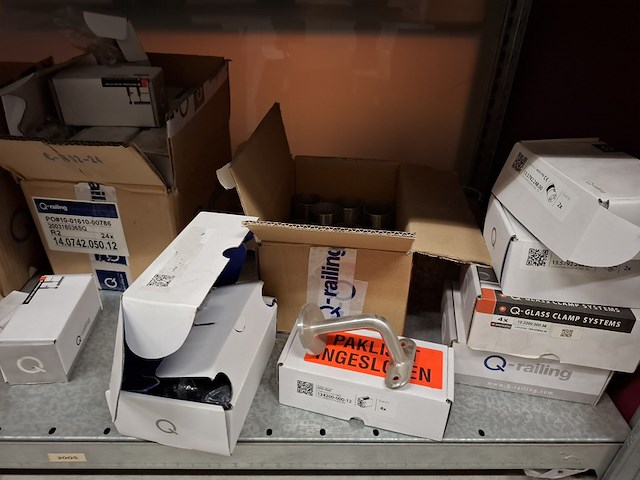 Partij ijzerwaar en bevestigingsmateriaal - afbeelding 32 van  44