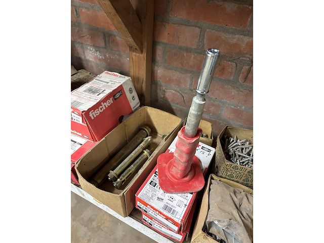 Partij ijzerwaar en diversen o.a. fischer en wurth - afbeelding 6 van  9