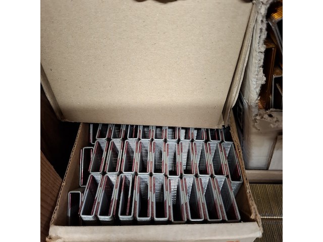 Partij ijzerwaar in 4x vak - afbeelding 2 van  13