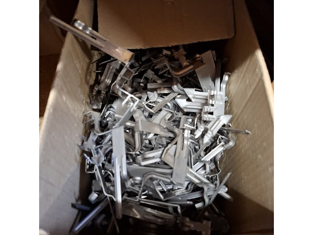 Partij ijzerwaar in 4x vak - afbeelding 3 van  14