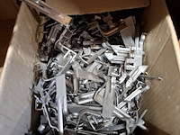 Partij ijzerwaar in 4x vak - afbeelding 3 van  14