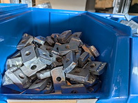Partij ijzerwaar in magazijnbakjes - afbeelding 27 van  61