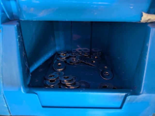 Partij ijzerwaar in magazijnbakjes - afbeelding 39 van  61