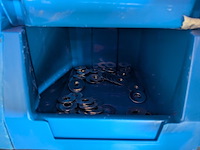 Partij ijzerwaar in magazijnbakjes - afbeelding 39 van  61