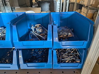 Partij ijzerwaar in magazijnbakjes - afbeelding 40 van  61