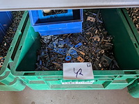 Partij ijzerwaar in magazijnbakjes - afbeelding 34 van  61