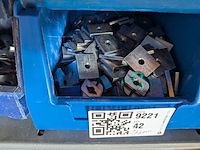 Partij ijzerwaar in magazijnbakjes - afbeelding 52 van  61