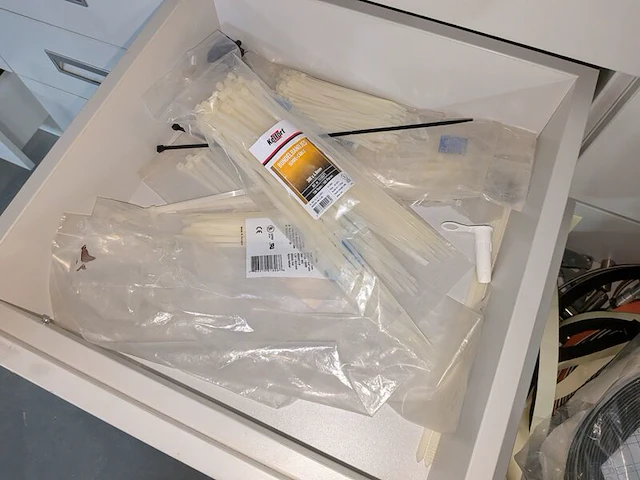 Partij ijzerwaren en diversen - afbeelding 26 van  58
