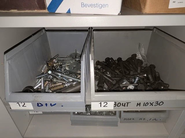 Partij ijzerwaren en diversen - afbeelding 34 van  58