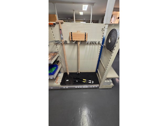 Partij ijzerwaren en gereedschap - afbeelding 3 van  8
