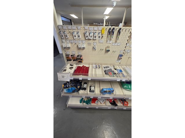 Partij ijzerwaren en gereedschap - afbeelding 7 van  8