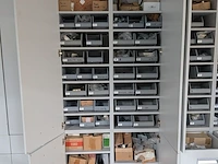Partij ijzerwaren o.a. blum, fisher - afbeelding 17 van  104