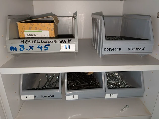 Partij ijzerwaren o.a. blum, fisher - afbeelding 90 van  104