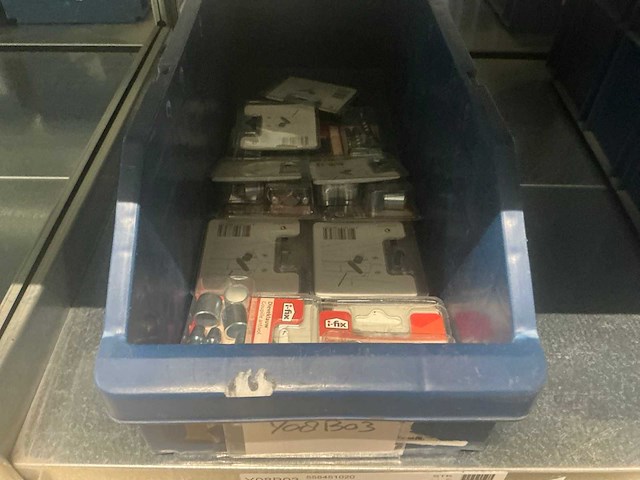 Partij ijzerwaren o.a. hangsloten - afbeelding 3 van  15