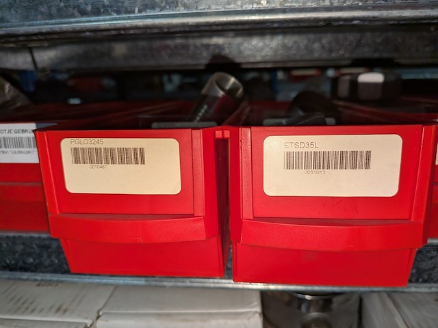 Partij ijzerwaren o.a. manometers - afbeelding 3 van  56