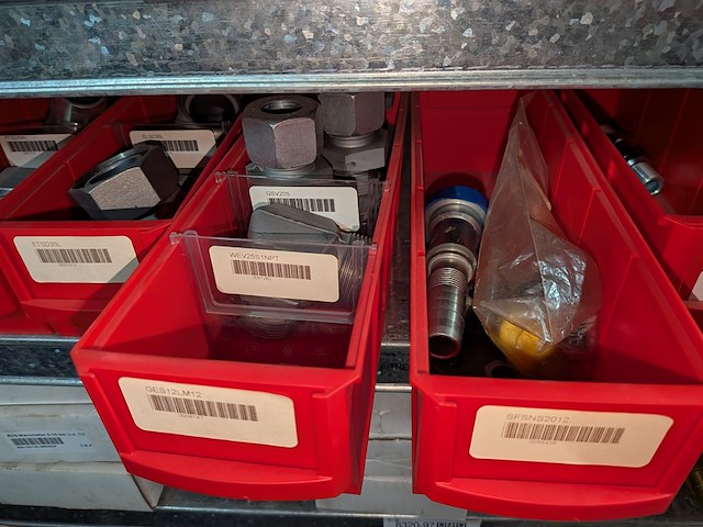 Partij ijzerwaren o.a. manometers - afbeelding 4 van  56