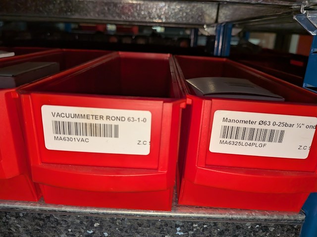 Partij ijzerwaren o.a. manometers - afbeelding 8 van  56