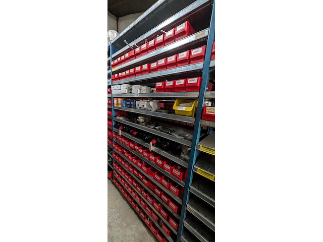 Partij ijzerwaren o.a. manometers - afbeelding 1 van  56