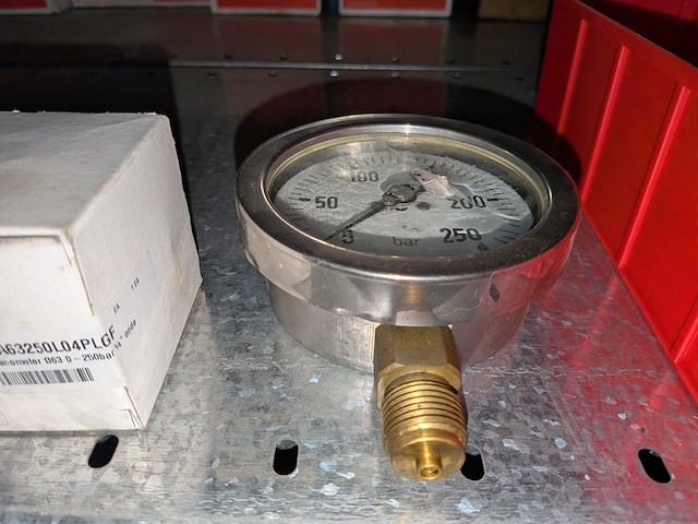 Partij ijzerwaren o.a. manometers - afbeelding 13 van  56