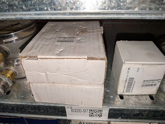 Partij ijzerwaren o.a. manometers - afbeelding 14 van  56