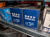 Partij ijzerwaren o.a. manometers - afbeelding 18 van  56