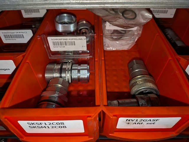 Partij ijzerwaren o.a. manometers - afbeelding 27 van  56