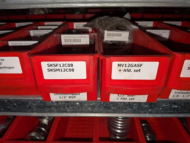 Partij ijzerwaren o.a. manometers - afbeelding 28 van  56