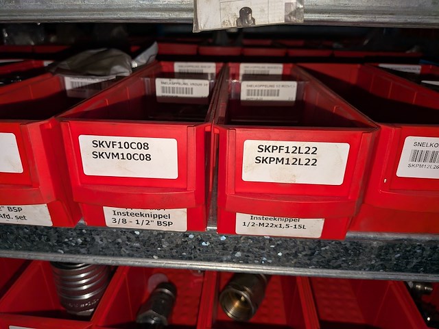 Partij ijzerwaren o.a. manometers - afbeelding 30 van  56