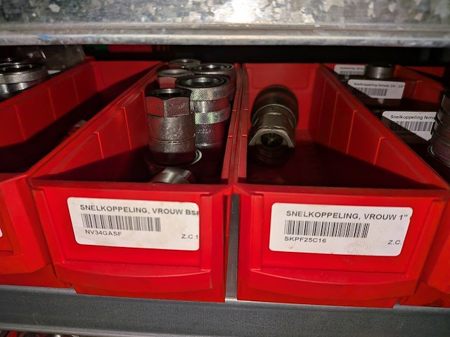 Partij ijzerwaren o.a. manometers - afbeelding 37 van  56