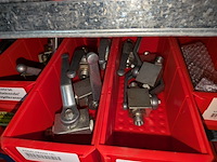 Partij ijzerwaren o.a. manometers - afbeelding 34 van  56