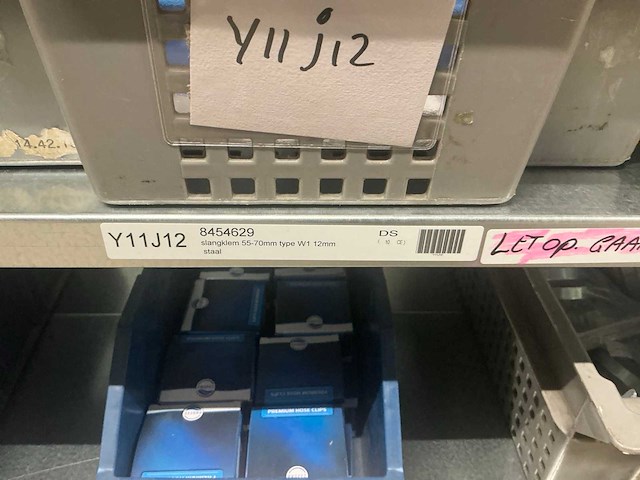 Partij ijzerwaren (scharnieren en slangklemmen) - afbeelding 8 van  17