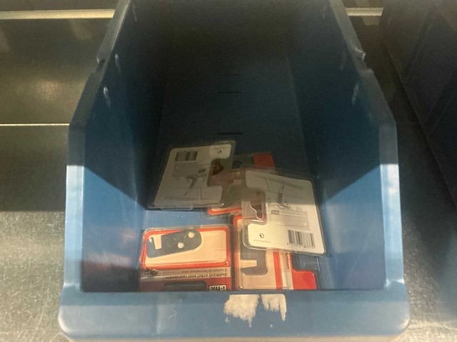 Partij ijzerwaren - afbeelding 8 van  21