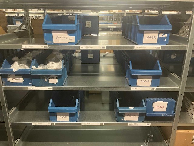 Partij ijzerwaren - afbeelding 1 van  11
