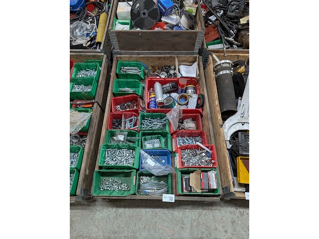 Partij ijzerwaren - afbeelding 1 van  20