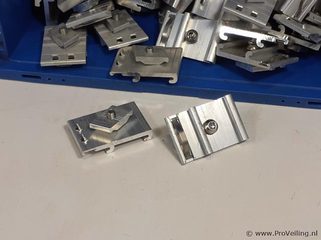 Partij inbouwbeugels, aluminium - ca. 118 stuks - afbeelding 2 van  2