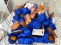 Partij inbouwdoos zie foto’s inbouwdozen en kabelschoenen - afbeelding 4 van  4
