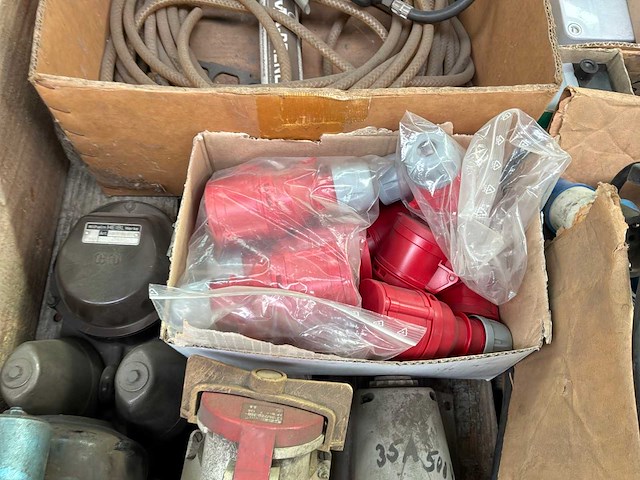 Partij industrieel gereedschap en elektrische componenten. - afbeelding 7 van  9